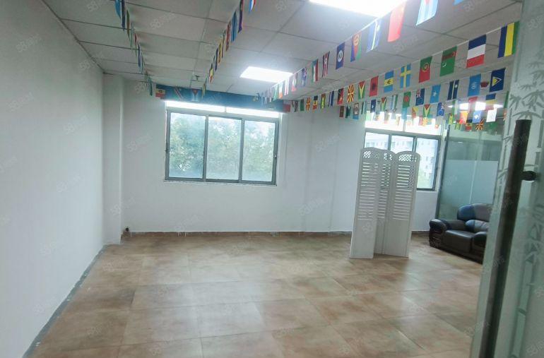 龙华清湖北地铁口精装修厂房146平出租