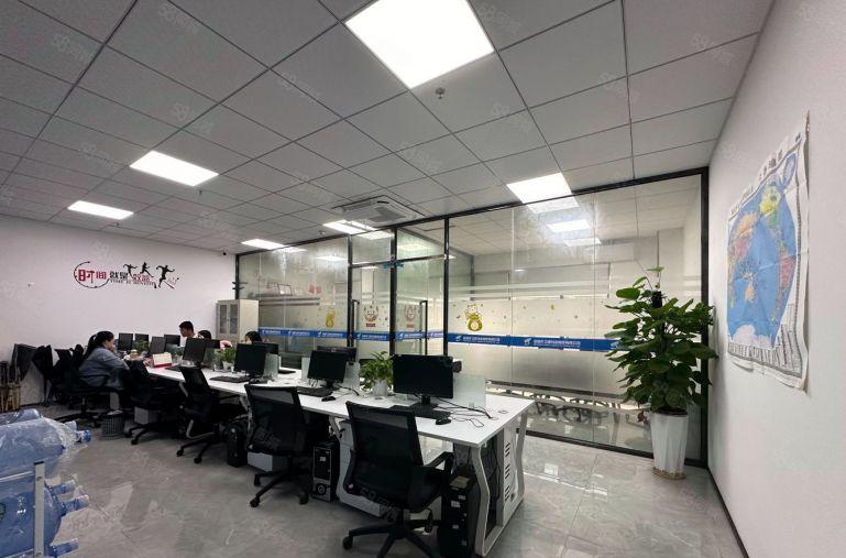 100平起清湖地铁口电商园精装修办公室一楼仓库4000平出租