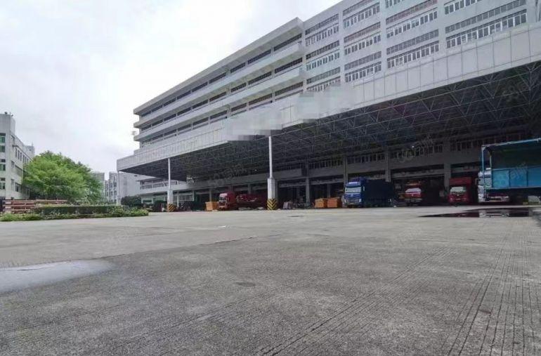 观澜章阁2万平厂房仓库出租层高7米带卸货平台空地大可分租