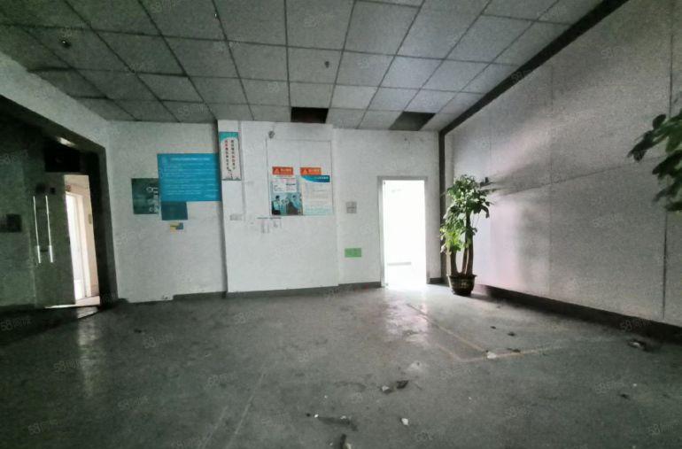 元芬地铁站附近原房东楼上470平精装修办公厂房出租