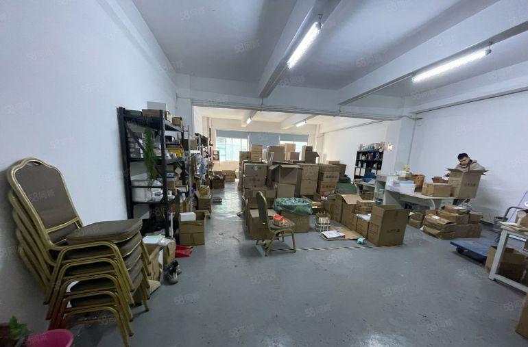 龙华油松路口270平方精装修厂房，仓库租金28块