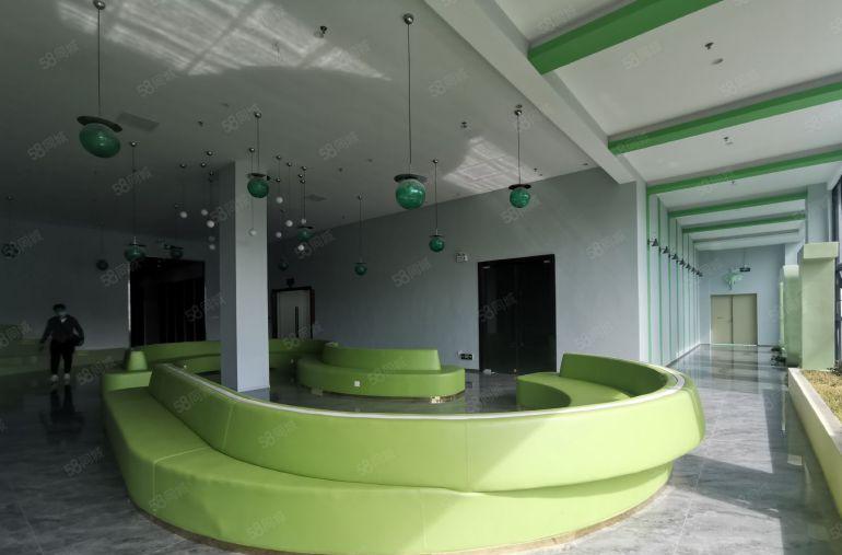 100平起龙华大浪商业中心4万平带精装办公室仓库厂房出租分租