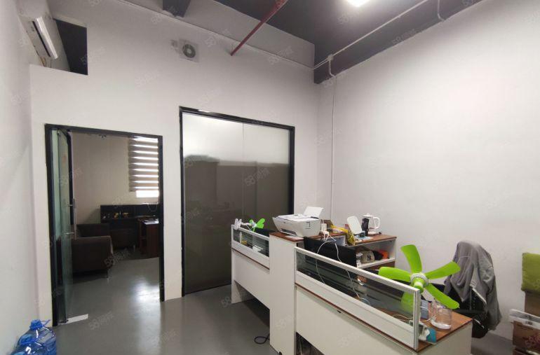 观澜地铁口厂房仓库1500平方出租精装修可分租转租低价出租