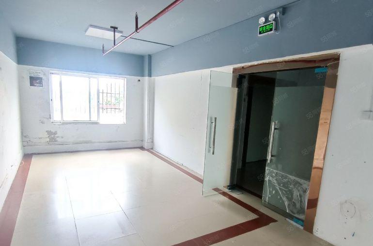 龙华清湖北地铁口附近小面积厂房60平 水电齐全