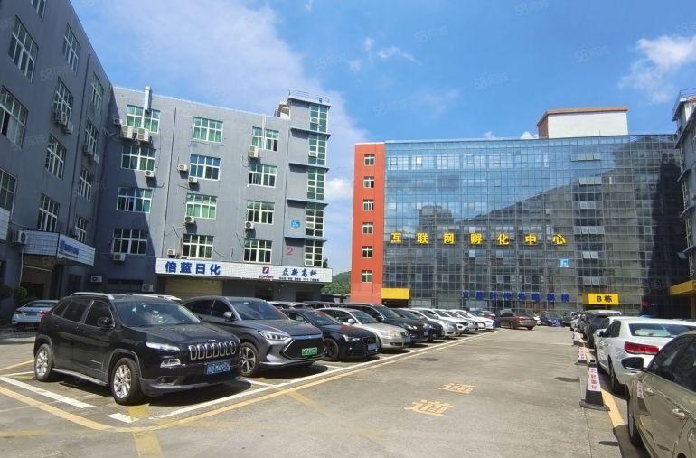 观澜地铁站楼上500平方精装修办公室厂房仓库出租