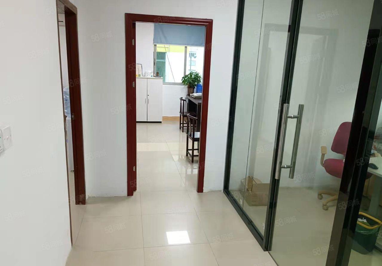 龙华大浪上横朗附近新出楼上1000平精装无尘车间厂房出租.