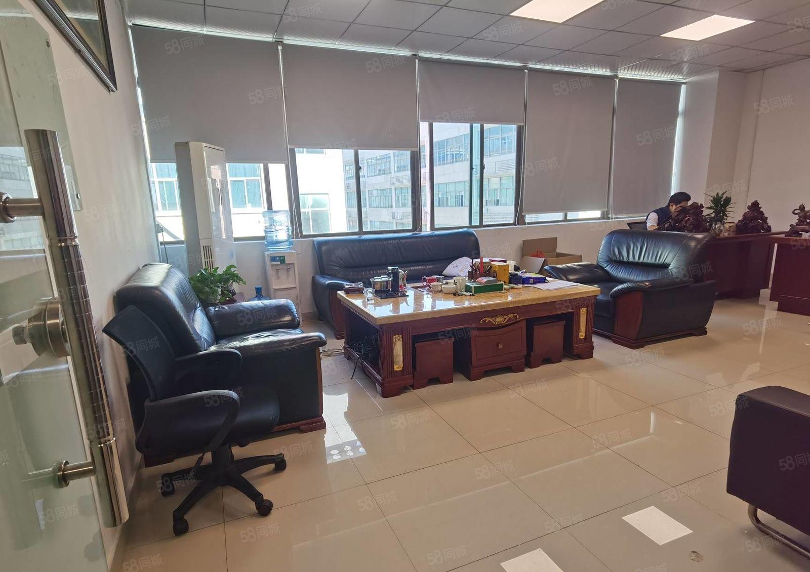 大浪红本厂房楼上426平方，4加1格局，精装修，带办公，仓库