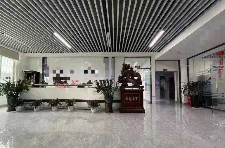 500平起租龙华元芬地铁口新出2000平米精装修厂房出租仓库