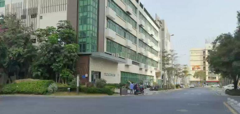 龙华地铁站附近整层1100平精装厂房出租，使用率高，现成家具