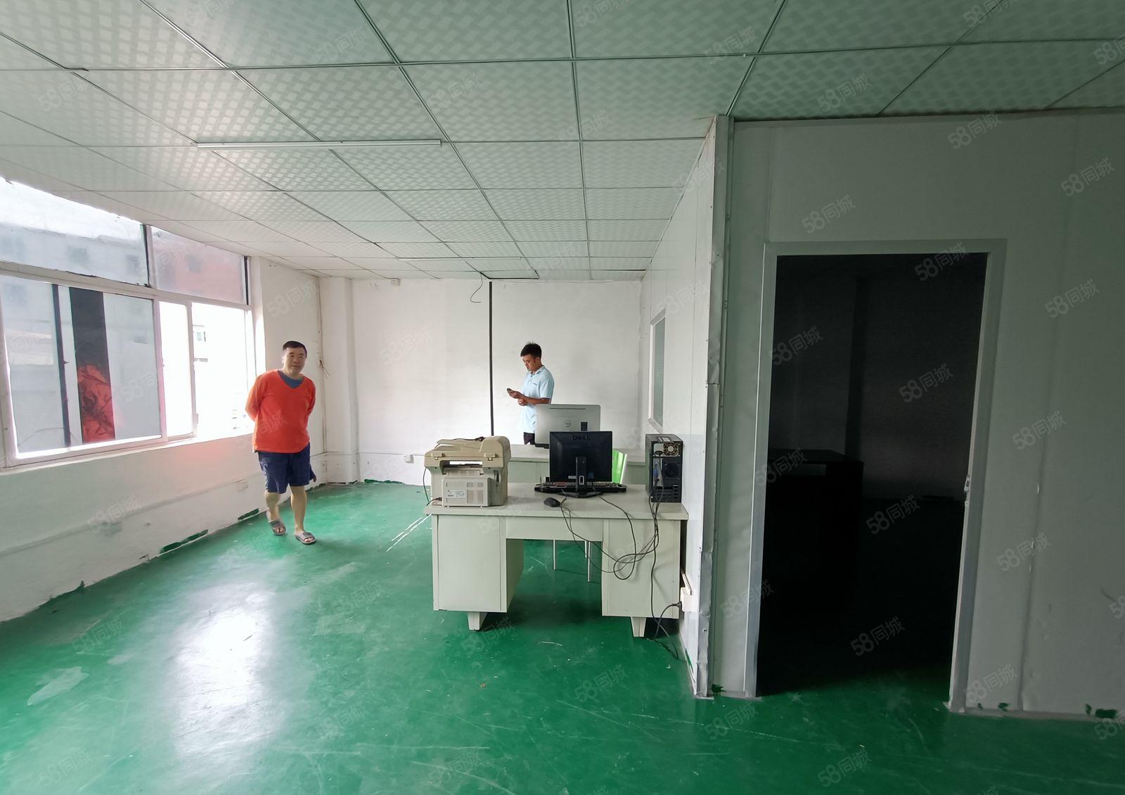 观澜环观中路楼上800平整层有精装修地坪漆厂房带无净车间。