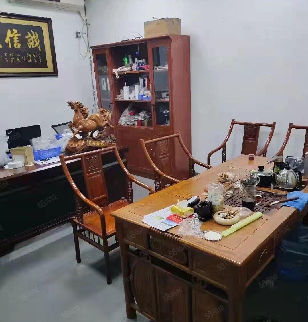 一楼1000平米带航吊厂房