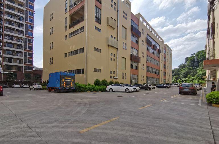 观澜牛湖楼上厂房出租2000平方有地坪漆可200平起租