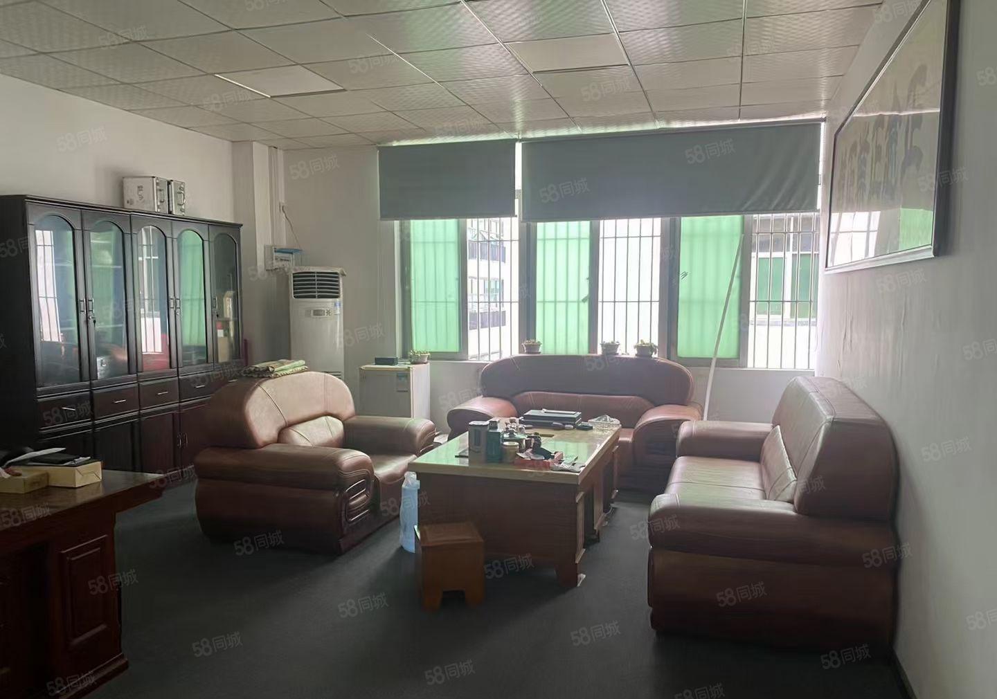 龙华大浪地铁口附近厂房出租550平带精装修办公室