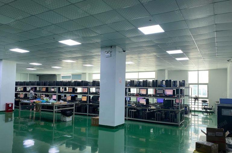 龙华大浪整层精装修厂房1050平，带净化车间，无转让费