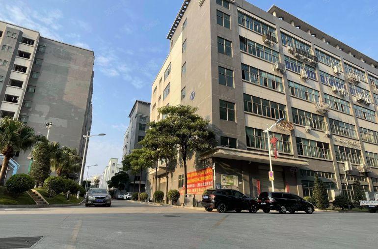 龙华核心地段地铁口原房东红本厂房面积实在精装可办环评