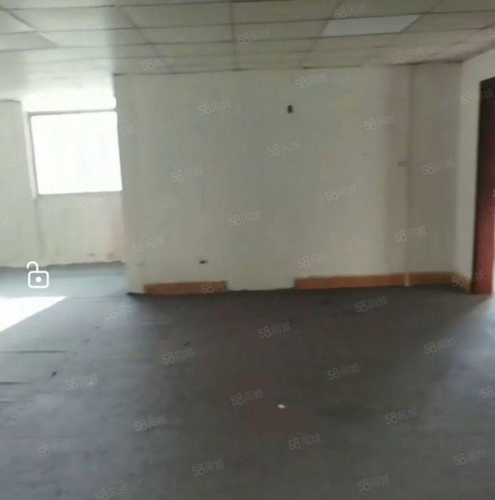 经典小面积130平方，带一间办公室，2吨货梯，使用率超高