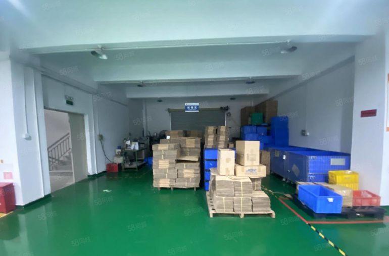 观澜地铁口工业园附近楼上1800平厂房仓库出租精装修电子设备