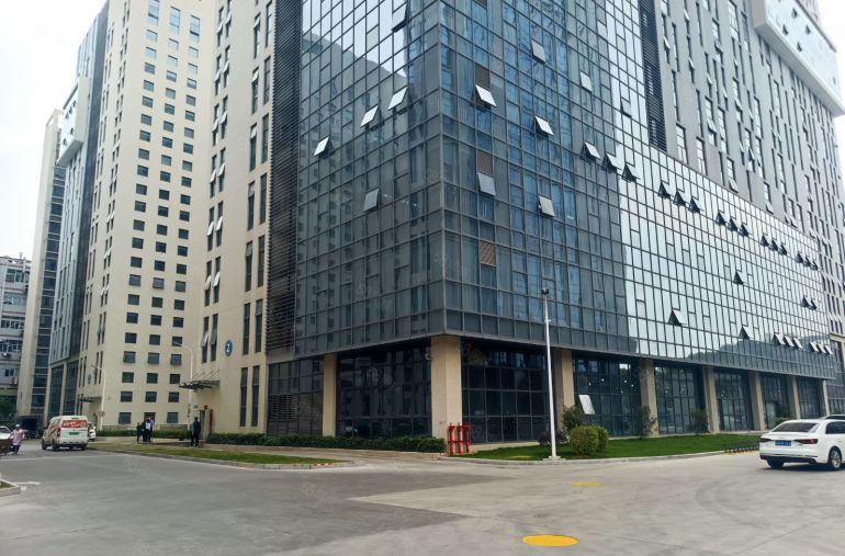 企业总部原房东龙华大浪工业园8800平全新厂房仓库出租