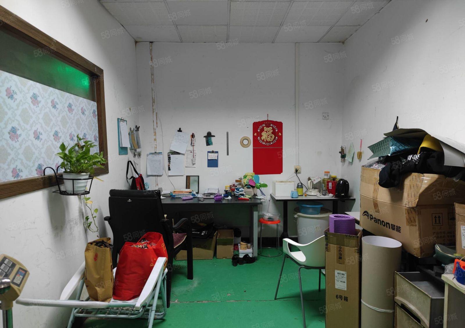 龙华大浪商业中心附近楼上450平工业厂房出租