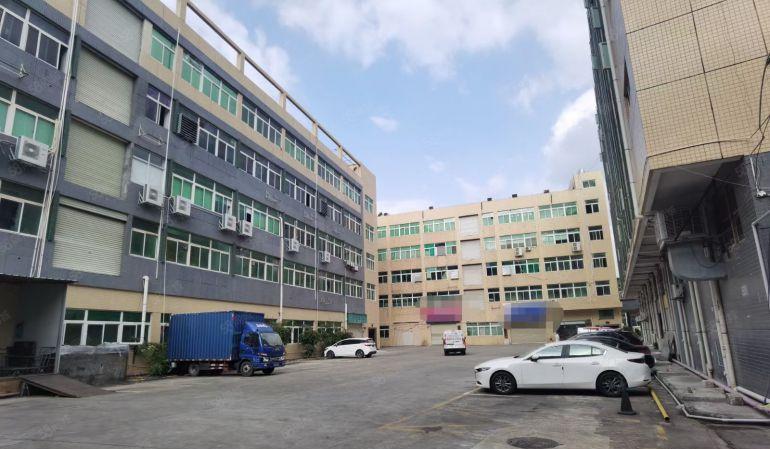 观澜原房东新出二楼2000平现成装修厂房仓库出租形象好空地大