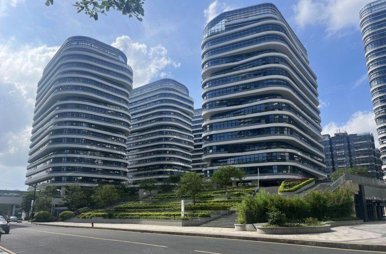 清湖地铁口 国企物业220平 550平办公研发低价场地出租