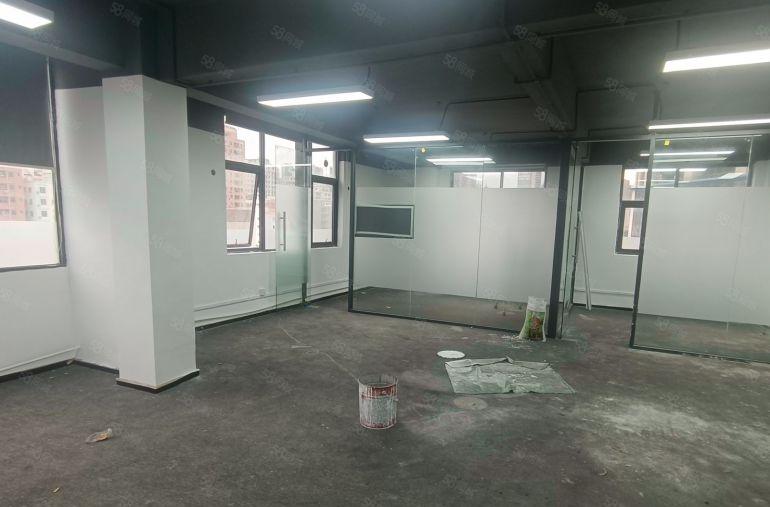 龙华民治精装修厂房仓库146平出租 带隔间办公室