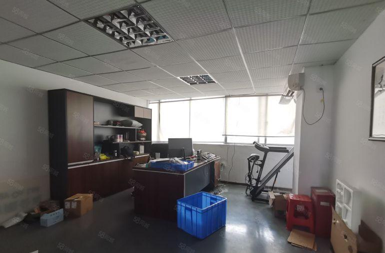 龙华观澜观光路工业园楼上精装修厂房530平，低价出租，已电改