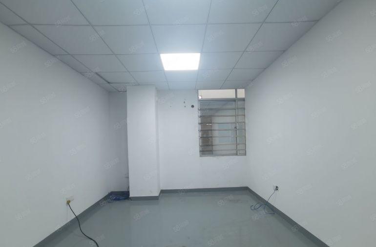 观澜新田工业园原房东楼上整层750平办公仓库现成水电拎包入住