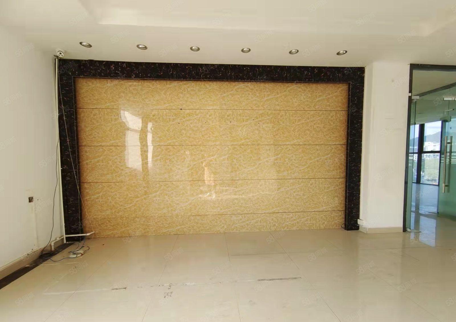 龙华元芬地铁站新出精装办公室918平招租，南北朝向采光通透