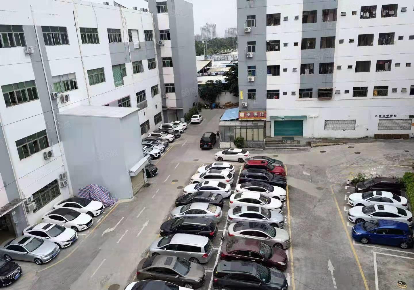 观澜新田环观南路清平高速出口靠坂田楼上1800平方带装修出租