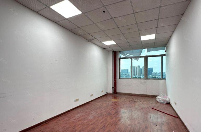 观澜大水坑精装厂房1600平，价格实惠，水电齐全，大型园区