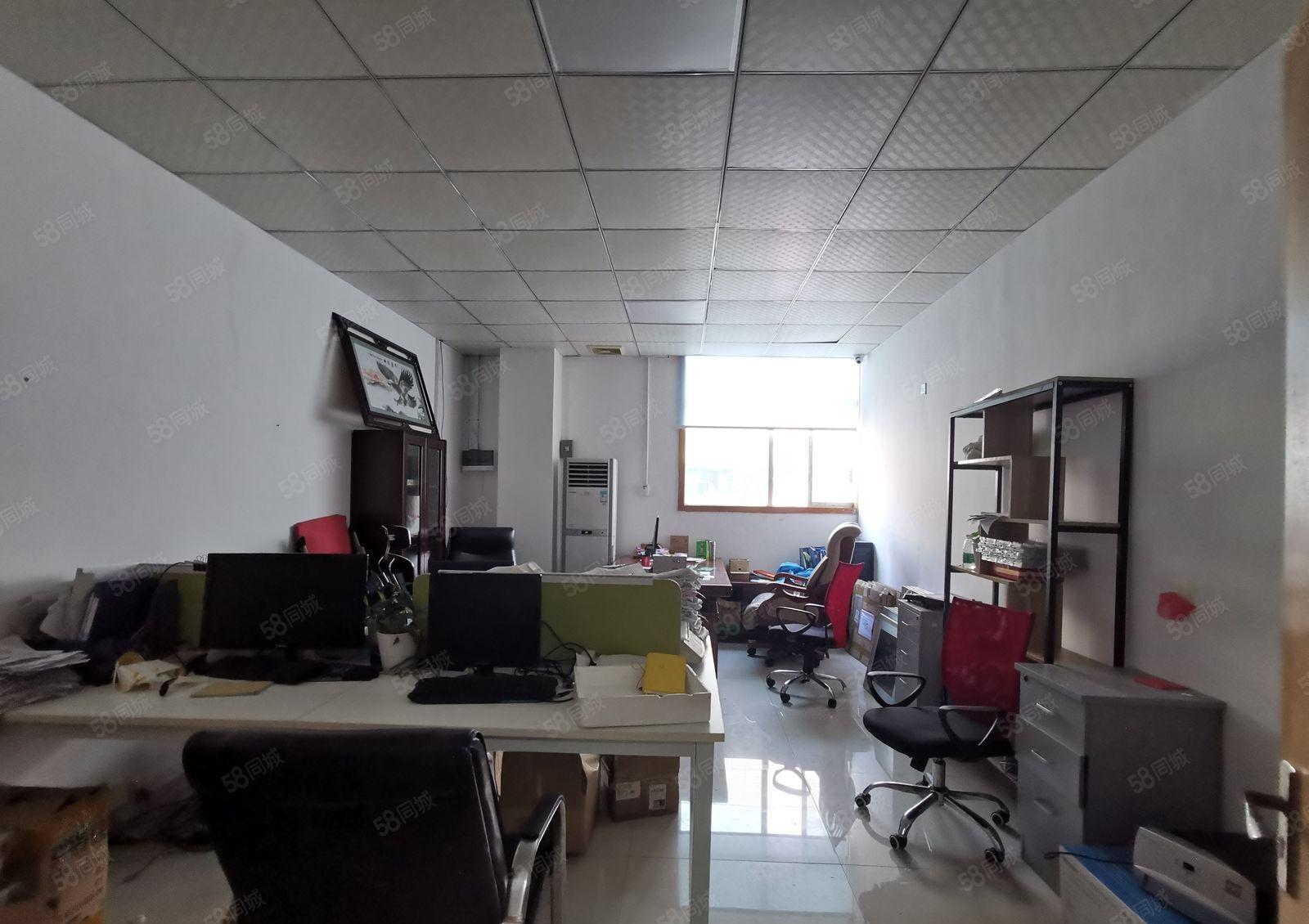 大浪主干道独院厂房楼上整层1600平全新地平漆带装修出租