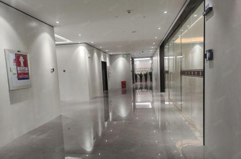 100平起租，龙华民治地铁口旁边800平精装修办公厂房出租