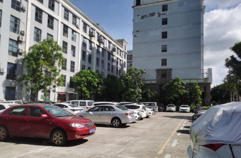 仲恺陈江，厂房仓库2000平低价11块出租，现成装修可分租。