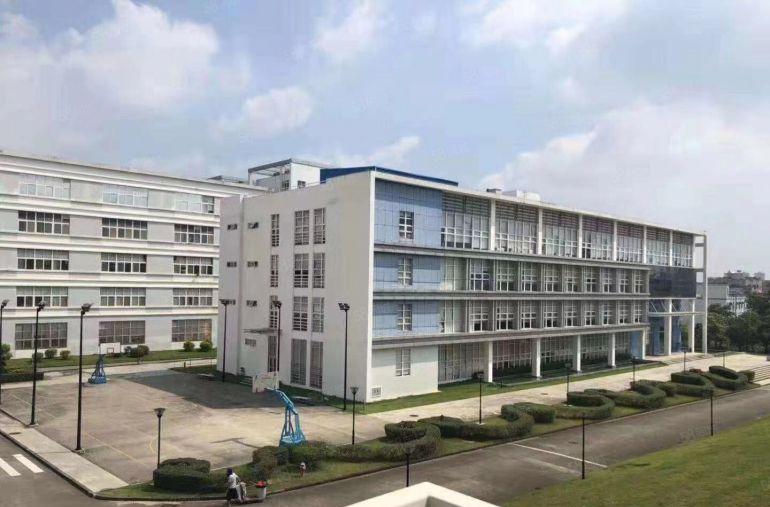 龙岗坪地高桥工业区楼上2000平带装修办公室厂房实际面积出租