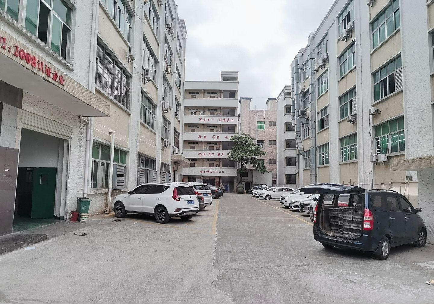 200平起分五联外环高速口新出标准厂房一楼厂房出租，水电齐全