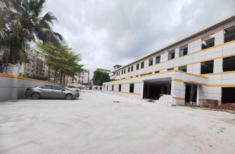 龙岗南约小独院5000平空地超大朝向好近地铁近高速整租18元