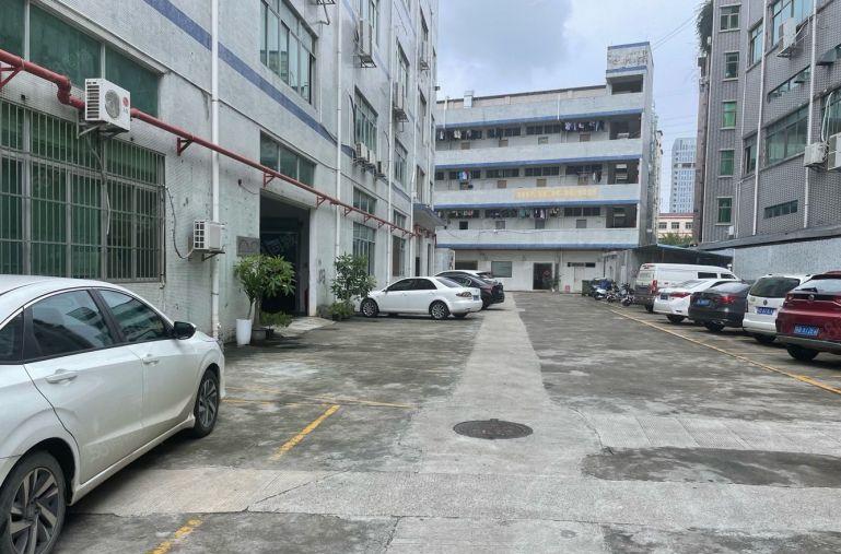 龙岗中心城地铁口楼上1000平精装修厂房仓库出租可分租低价