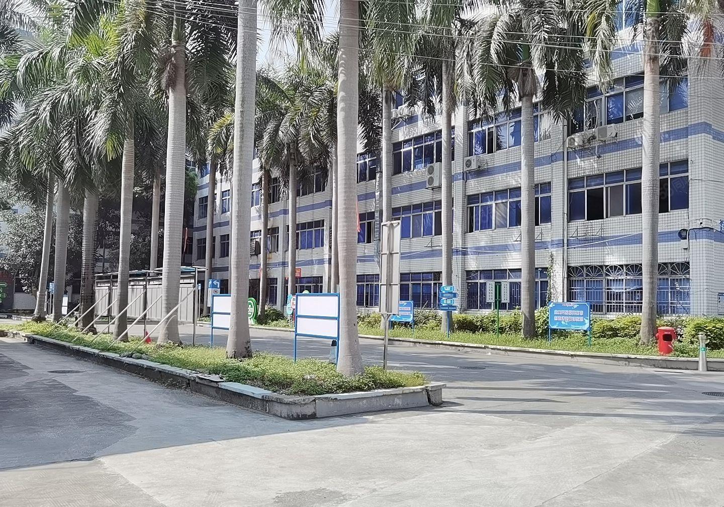 龙岗南联地铁站附近工业园楼上精装修办公室厂房550平出租