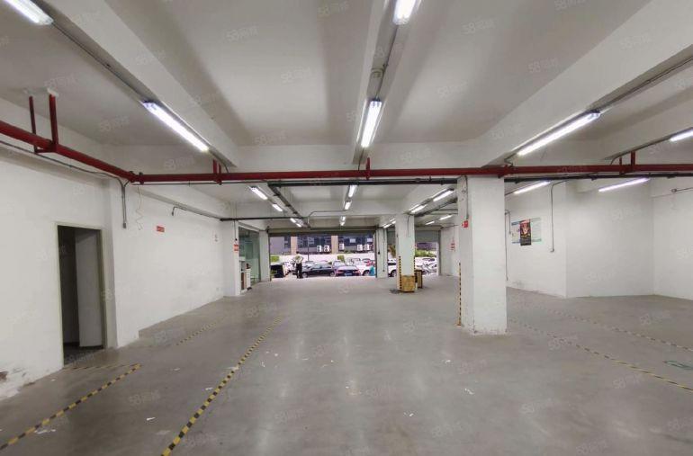 坂田五和地铁站旁新出工业园一楼650平物流仓库招租，水电齐全