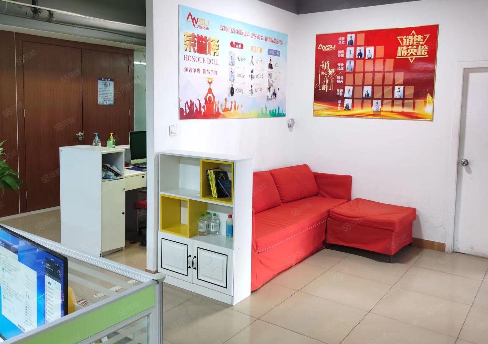 平湖富荣泰大厦，转租374平方，可以分租，地铁站在楼下