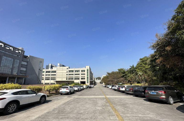 平湖辅城坳独院6000平方原房东厂房出租可分租形象好