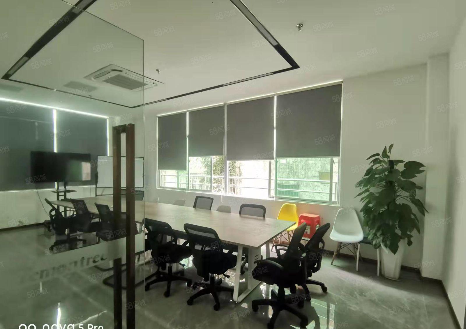 深圳龙岗坂田南坑地铁站附近2楼1200平精装办公厂房出租。