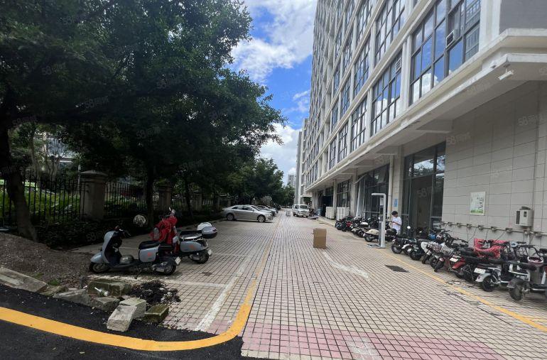 含税红本原房东无公摊无尘车间1000平方厂房出租带精装办公室