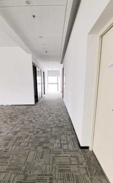 龙岗中心城工业上楼办公室550平精装修，补贴可高达80%