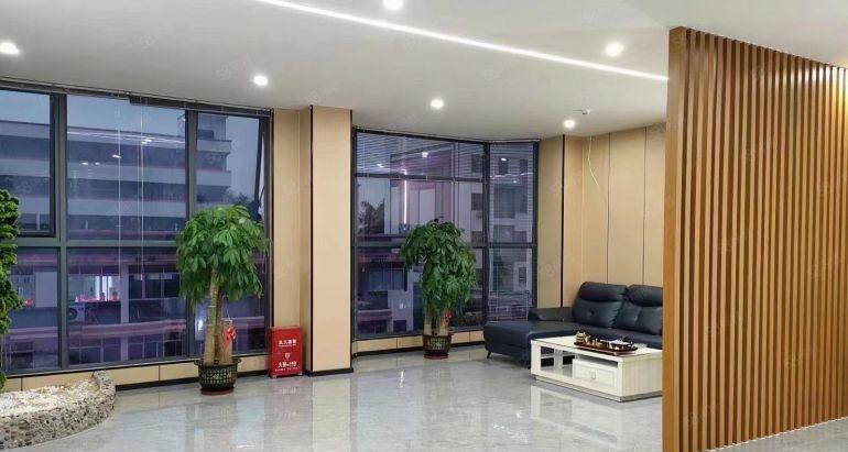 捡漏！现成项目部横岗地铁口附近新出2800平精装仓库厂房出租