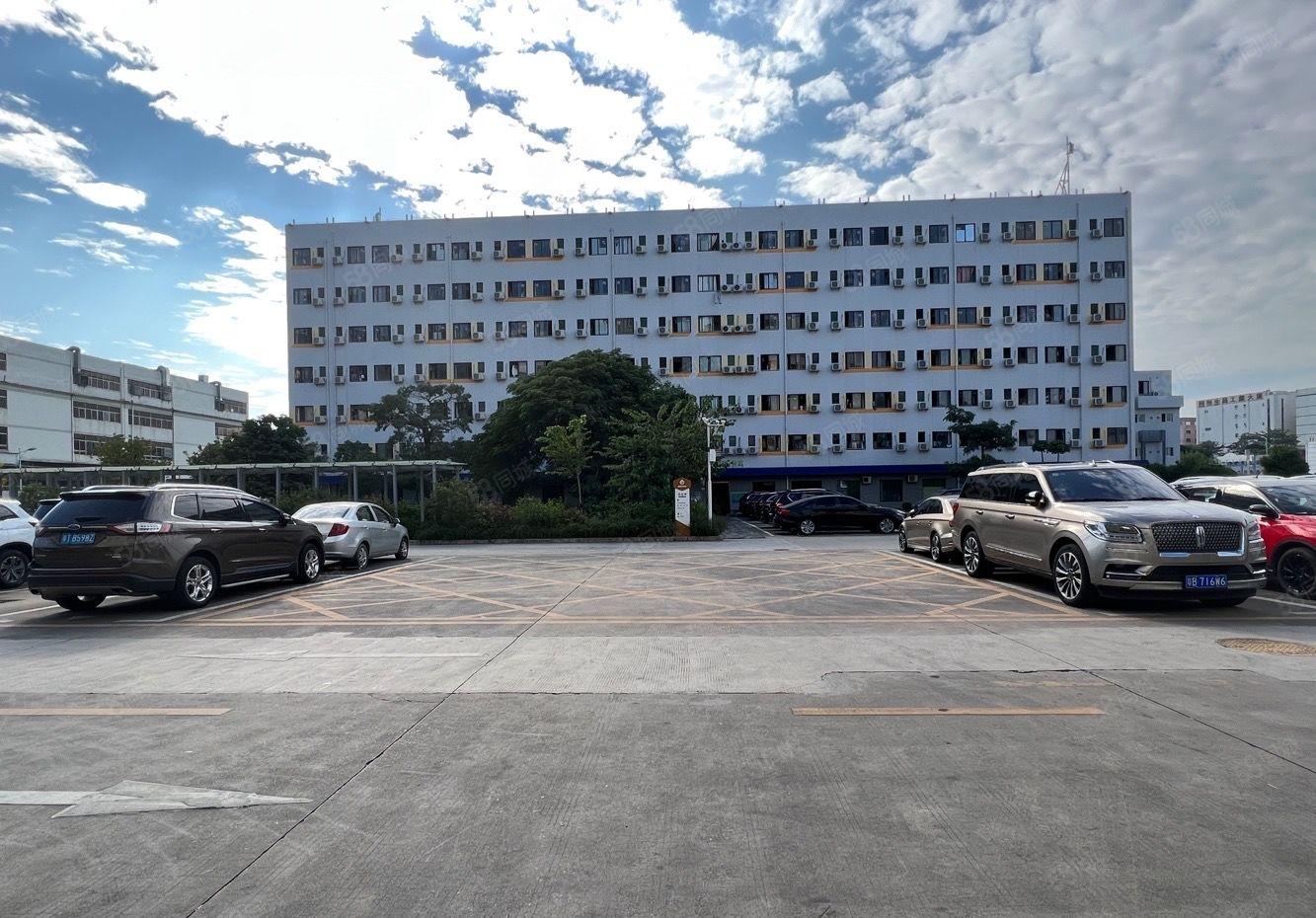 地铁口！带装修！横岗原房东红本厂房低价出租带卸货平带四部货梯