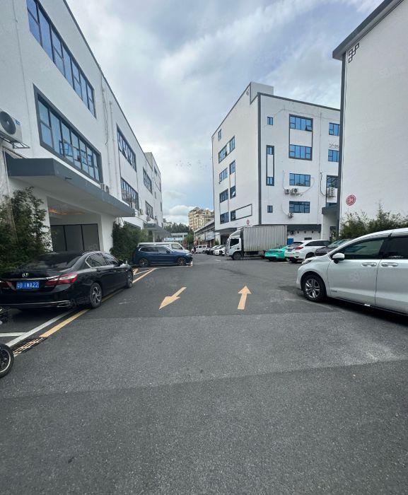 坂田地铁口电商园厂房办公带装修90平起至1400平可分租出租