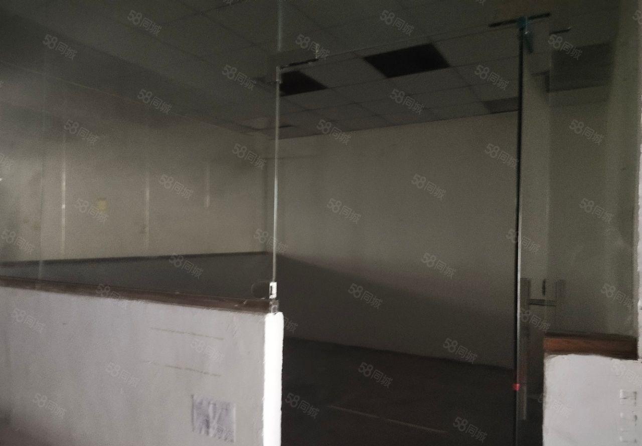 龙岗中心城爱联一楼厂房400平方710平方租金23元一平方