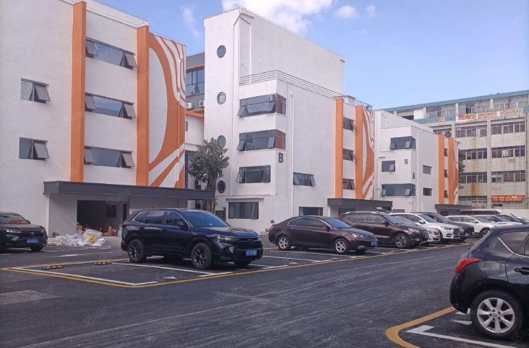 平湖禾花地铁站附近，电商办公！静谧大园区！新环境！